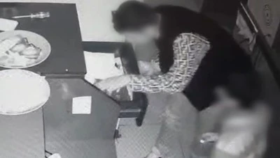 Araçtan 50 bin lira çaldı; kameraya el sallayıp kaçtı, 1 saatte yakalandı