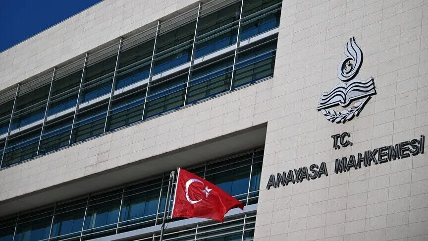 AYM S&uuml;resiz Nafakayı İptal Etti: Karar 30 Haziran 2027'de Y&uuml;r&uuml;rl&uuml;ğe Girecek