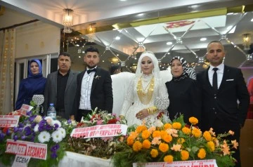 Ayşegül ve Mustafa muhteşem bir düğün ile dünya evine girdi