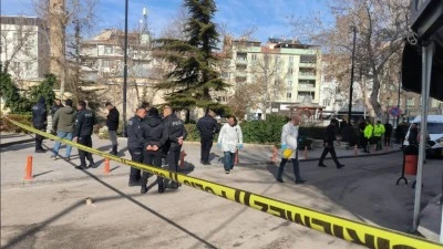 Baba ile &Uuml;&ccedil; Oğluna Kurşun yağdırdı: Silahlı Saldırı Kamerada