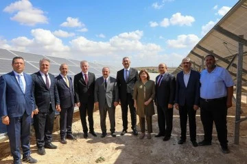 BAKAN VARANK, GAZİANTEP BÜYÜKŞEHİR’İN DE İŞ BİRLİĞİNDE OLDUĞU HANCAĞIZ GÜNEŞ ENERJİ SANTRALİ’NİN AÇILIŞINI YAPTI!