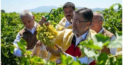 Bakan Yumaklı: &quot;Türkiye tarımda 32.6 milyar dolarla net ihracatçı bir ülkedir&quot;