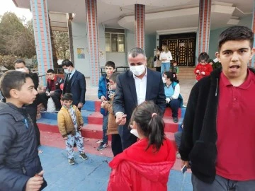 BAŞKAN DEMİR, ENGELLİ ÇOCUKLARI UNUTMADI