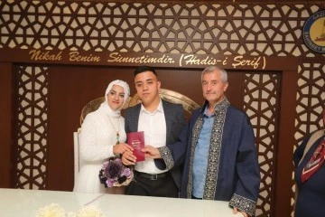 Başkan Mehmet Tahmazoğlu’ndan Nikâhı Kıyılan Çiftlere Sürpriz