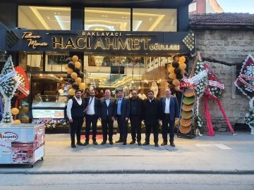 Başkan Ramazan, Hacı Ahmet Oğulları Baklava'ya hayırlı olsun dedi