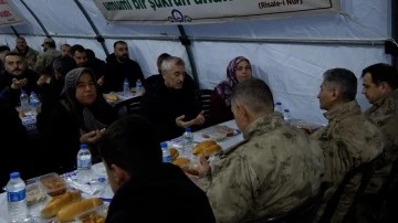 Başkan Tahmazoğlu Adıyamanlı Depremzedelerle İftar Açtı