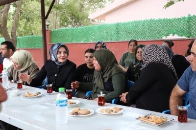 Bayan Kaymakam Bozan Yılanca ve Karapınar K&ouml;ylerinde Vatandaşlarla Buluştu