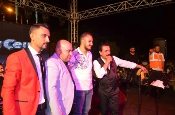 BİR DÜNYA ÇEYİZ COŞTURDU