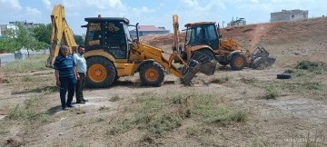 Boş alanlar ve harabeler temizlenmeye devam ediyor