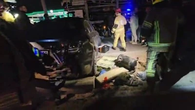 Bursa'da Feci Kaza! Otomobil ve ticari çarpıştı!