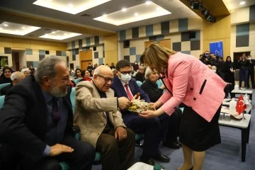 BÜYÜKŞEHİR, YAŞLILAR HAFTASINDA 65 YAŞ VE ÜSTÜ 500 VATANDAŞA KONUŞAN TANSİYON ALETİ DAĞITTI