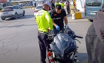 Çalıntı Motosikletle Kaza Yaptı, Polisten Kaçamadı
