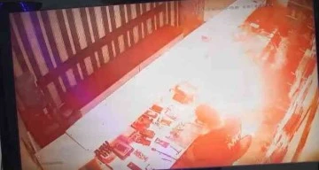 CEP TELEFONUNUN BATARYASI BOMBA GİBİ PATLADI