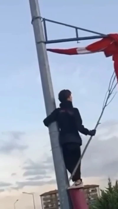 Çocukların bayrak hassasiyeti duygulandırdı