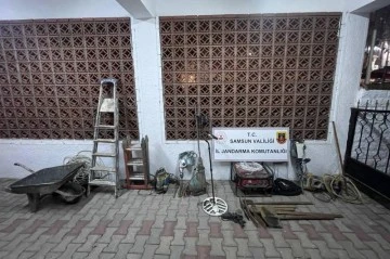 Definecilere jandarmadan suçüstü baskın