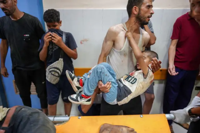 Denizde müdahale, karada bombardıman: Gazze’de bir gecede en az 73 ölü