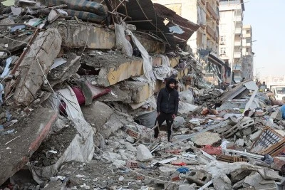 Depremin yaraları sarılıyor dualarla açıldı