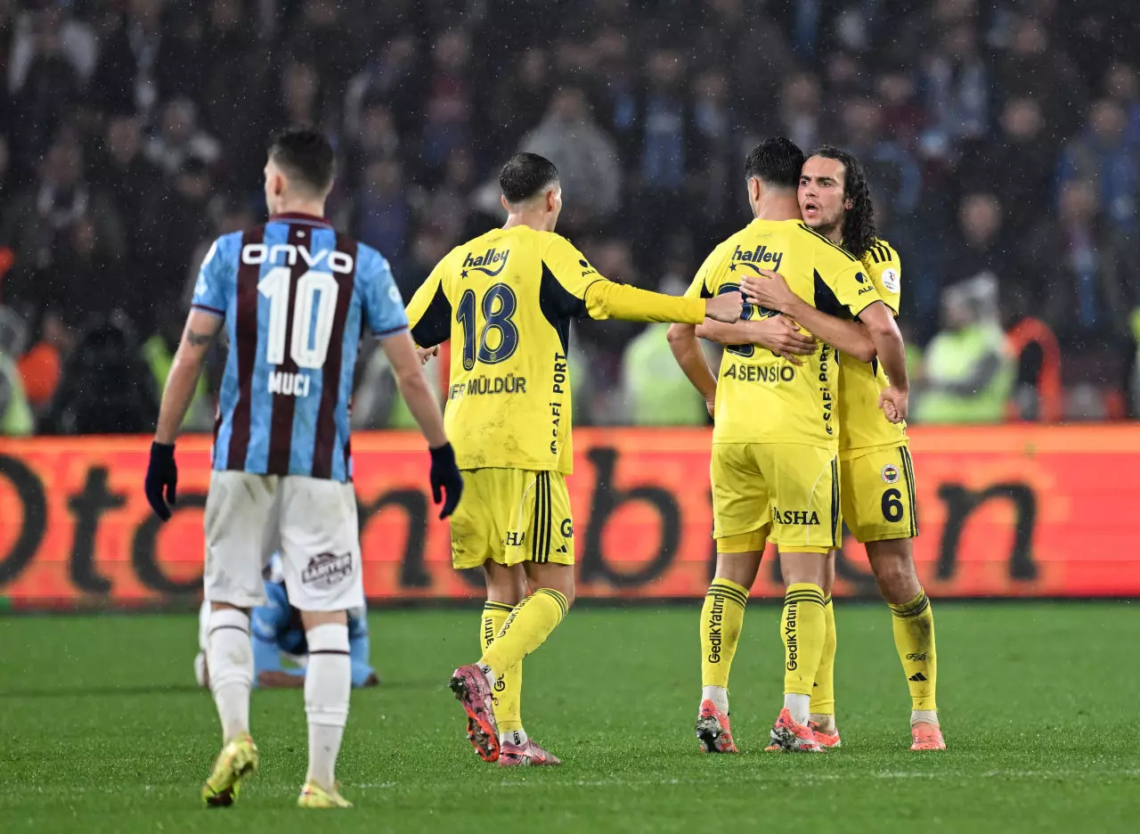 Dev ma&ccedil;ı Fenerbah&ccedil;e kazandı