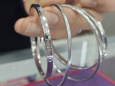 Devir değişiyor! Altın Yerine G&uuml;m&uuml;ş! D&uuml;ğ&uuml;nlerde Bilezik Tercihi