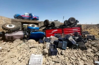 Devrilen traktörün sürücüsü yaralandı