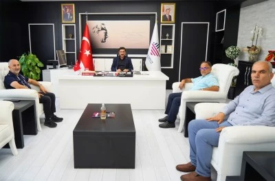 Doç. Dr. Elzarug Abdulhamid Ali Rektör Akman'ı ziyaret etti