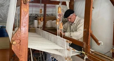 Dokumacılık mesleğini 62 yıldır tutkuyla yapıyor