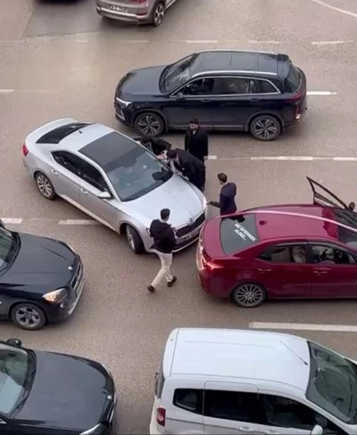 D&uuml;ğ&uuml;n konvoyunda gerginlik!