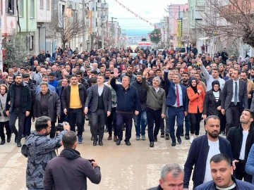 Ecz. Reşit Polat: &quot;GELİYORUZ&quot;