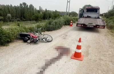 Ehliyetsiz sürücünün çarptığı motosikletli öldü
