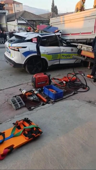 Ekip aracının tıra çarptı kaç yaralı kaç şehit var?