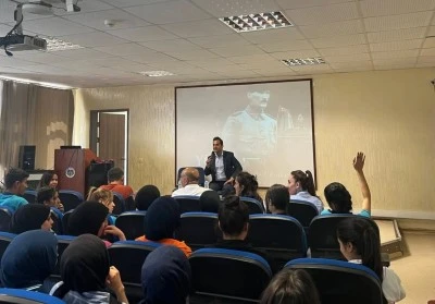 Elbeyli’de Cumhuriyet Savcısı Bozkurt Öğrencilerle Deneyimlerini Paylaştı