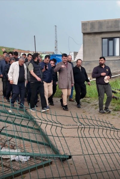 Elbeyli&rsquo;de Hortum ve Şiddetli R&uuml;zgar Maddi Hasara Yol A&ccedil;tı