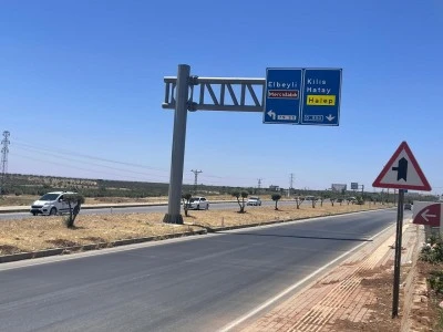Elbeyli-Kilis Kavşağı sürücüler için büyük bir tehlike oluşturuyor