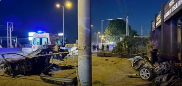 Elektrik direğine çarpan otomobil ikiye bölündü: 1 ölü, 1 yaralı