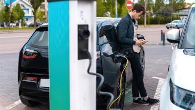 “Elektrikli aracı şarj eden enerji de temiz olmalı”