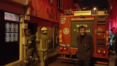 Evini ateşe verip intihar girişiminde bulundu