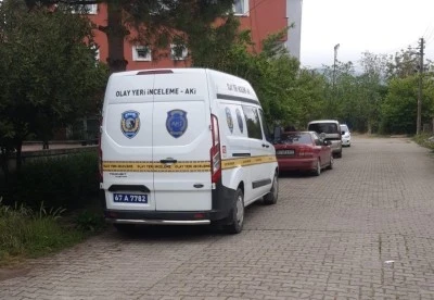 Evinin balkonunda ölü bulundu