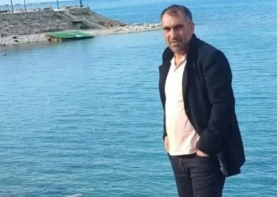 Evinin önünde silahlı saldırıya uğrayan adam öldü