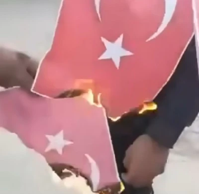 Ezheri Meydanı&rsquo;nda T&uuml;rk Bayrağı Yakıldı