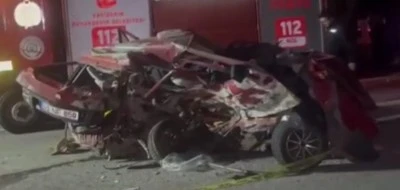 Feci kaza! Milletvekilinin aracına çarptı Arabalar pert oldu