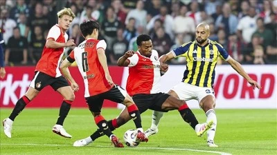 Fenerbahçe, Feyenoord karşısında tur peşinde