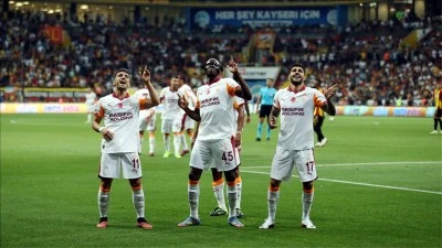 Galatasaray 4 köşe!