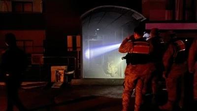 Galeride çıkan yangında 2 kişi öldü, 14 kişi hastaneye kaldırıldı