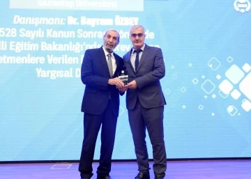GAÜN’lü Öğrenciye Mehmet Akif İnan Özel Ödülü