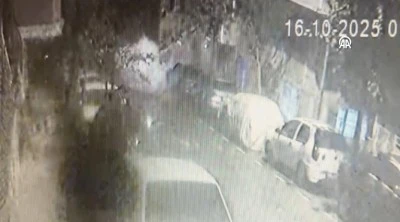 Gaziosmanpaşa’da dehşet: Eve el yapımı patlayıcı atıldı