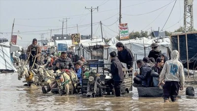Gazze&rsquo;de &ccedil;adırlarını su bastı