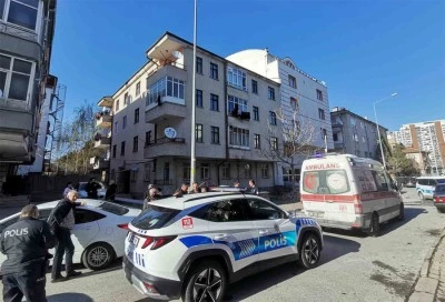 Genç kız annesini defalarca bıçaklayarak öldürdü
