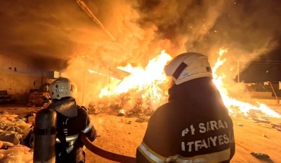 Geri dönüşüm tesisinde kundaklama iddiası: tonlarca malzeme kül oldu