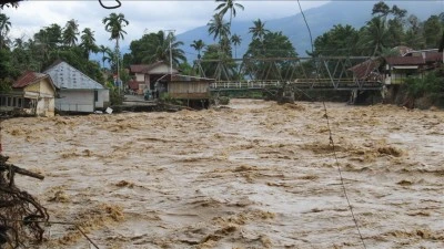 Güney Asya’da sel felaketi büyüyor