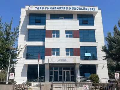 Kilis&rsquo;te Vatandaşlar Tapu M&uuml;d&uuml;rl&uuml;ğ&uuml;nden Şik&acirc;yet&ccedil;i